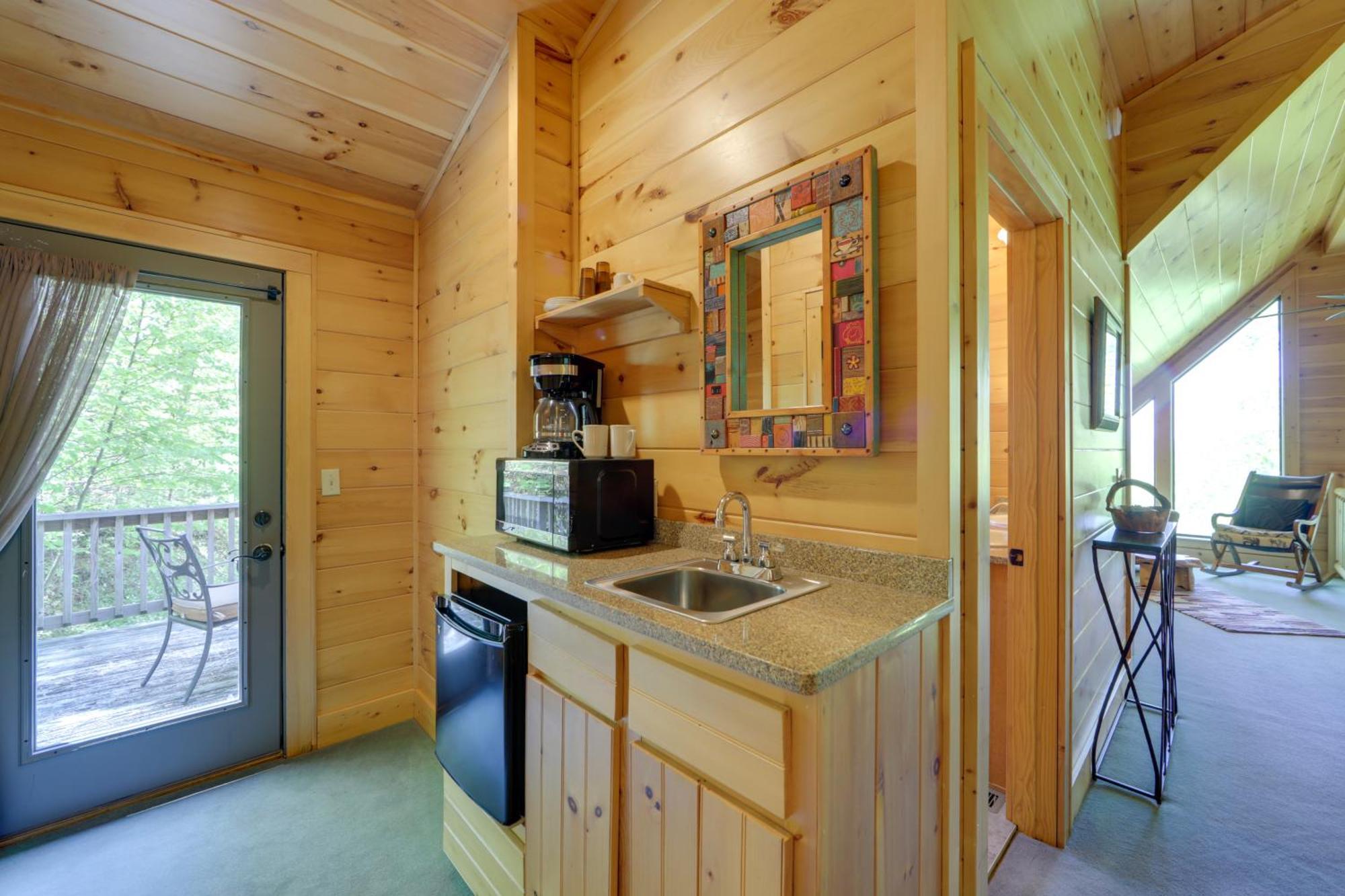 Bryson City Cabin With Hot Tub And Mountain Views! Exterior photo