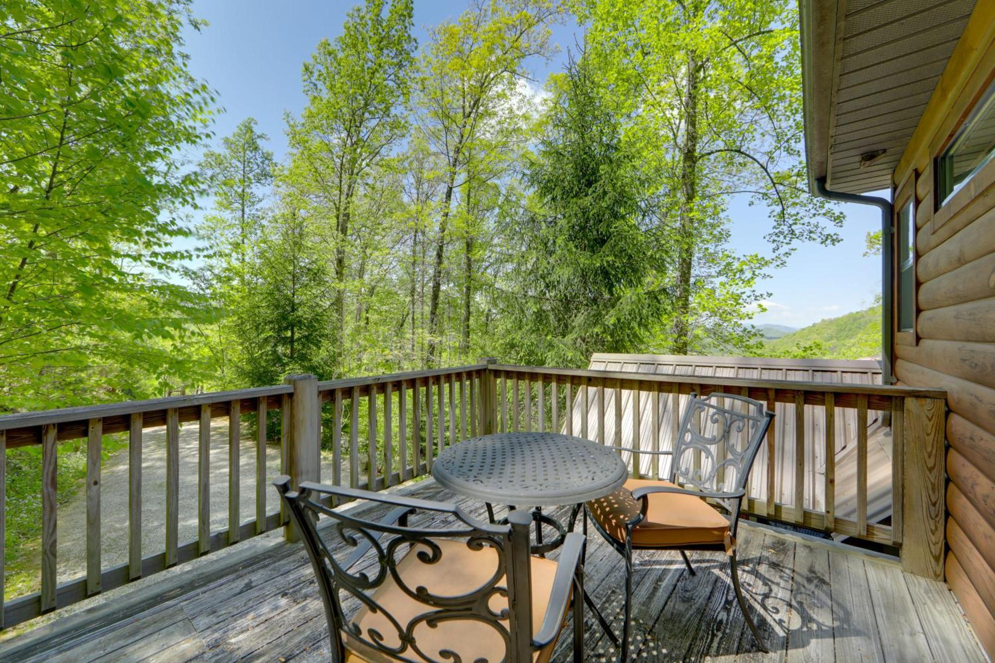 Bryson City Cabin With Hot Tub And Mountain Views! Exterior photo