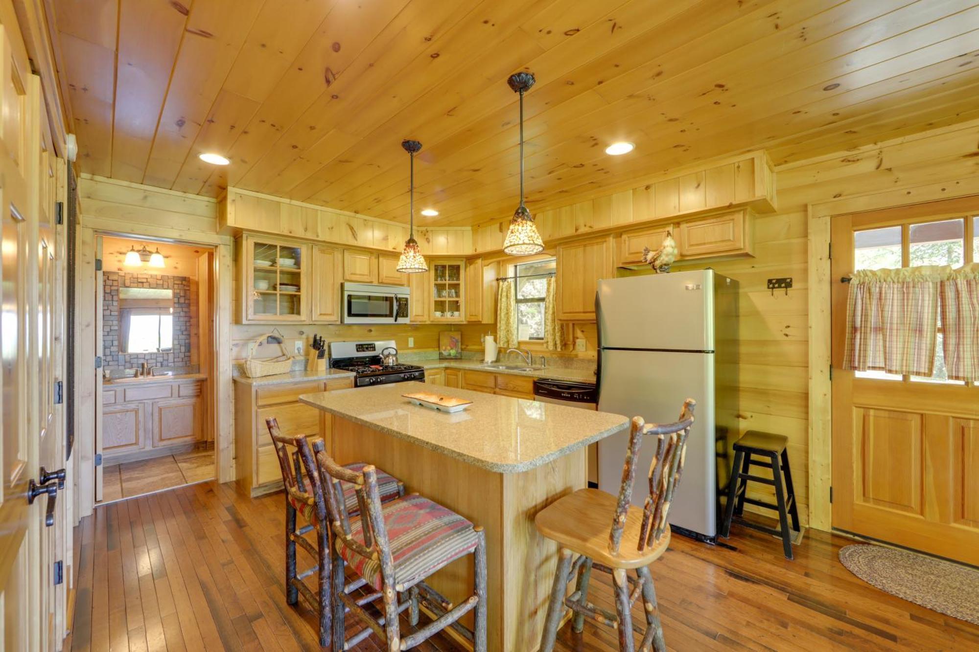 Bryson City Cabin With Hot Tub And Mountain Views! Exterior photo