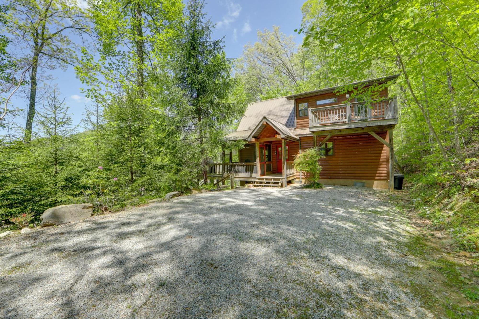 Bryson City Cabin With Hot Tub And Mountain Views! Exterior photo